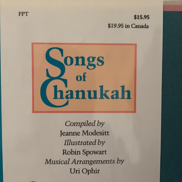 MINT CHILDREN’S CHANUKAH BOOK - Picture 3 of 9